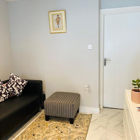 1 Studio Room Near Central Лондон Екстериор снимка