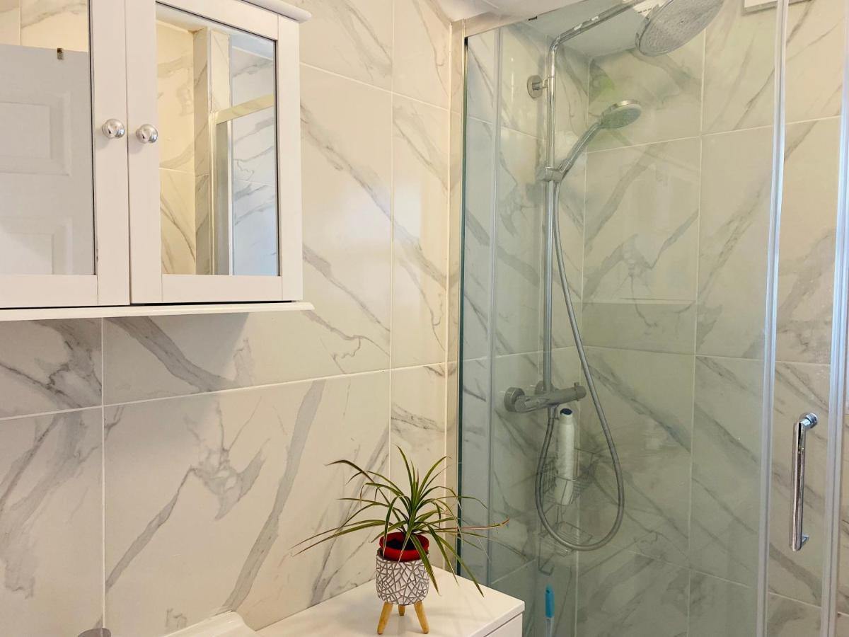 1 Studio Room Near Central Лондон Екстериор снимка