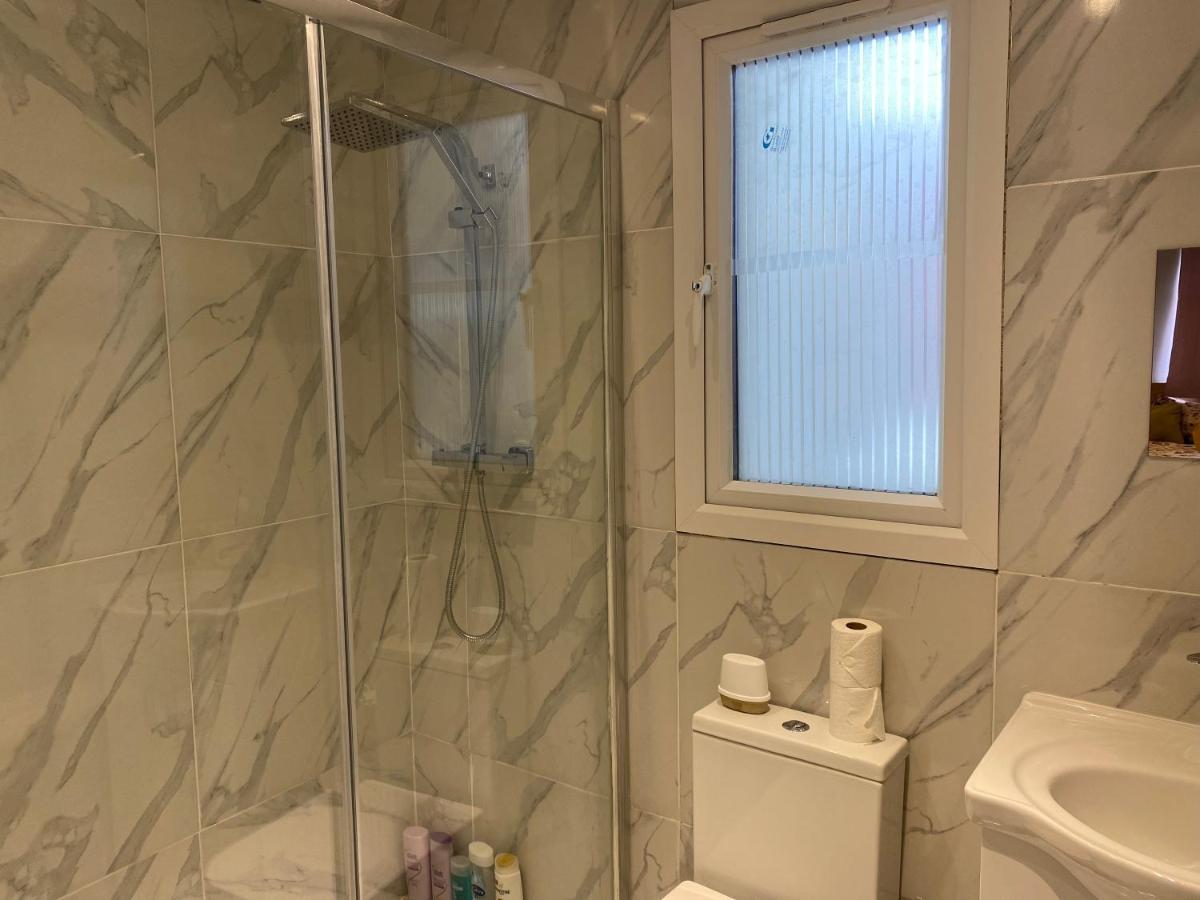 1 Studio Room Near Central Лондон Екстериор снимка